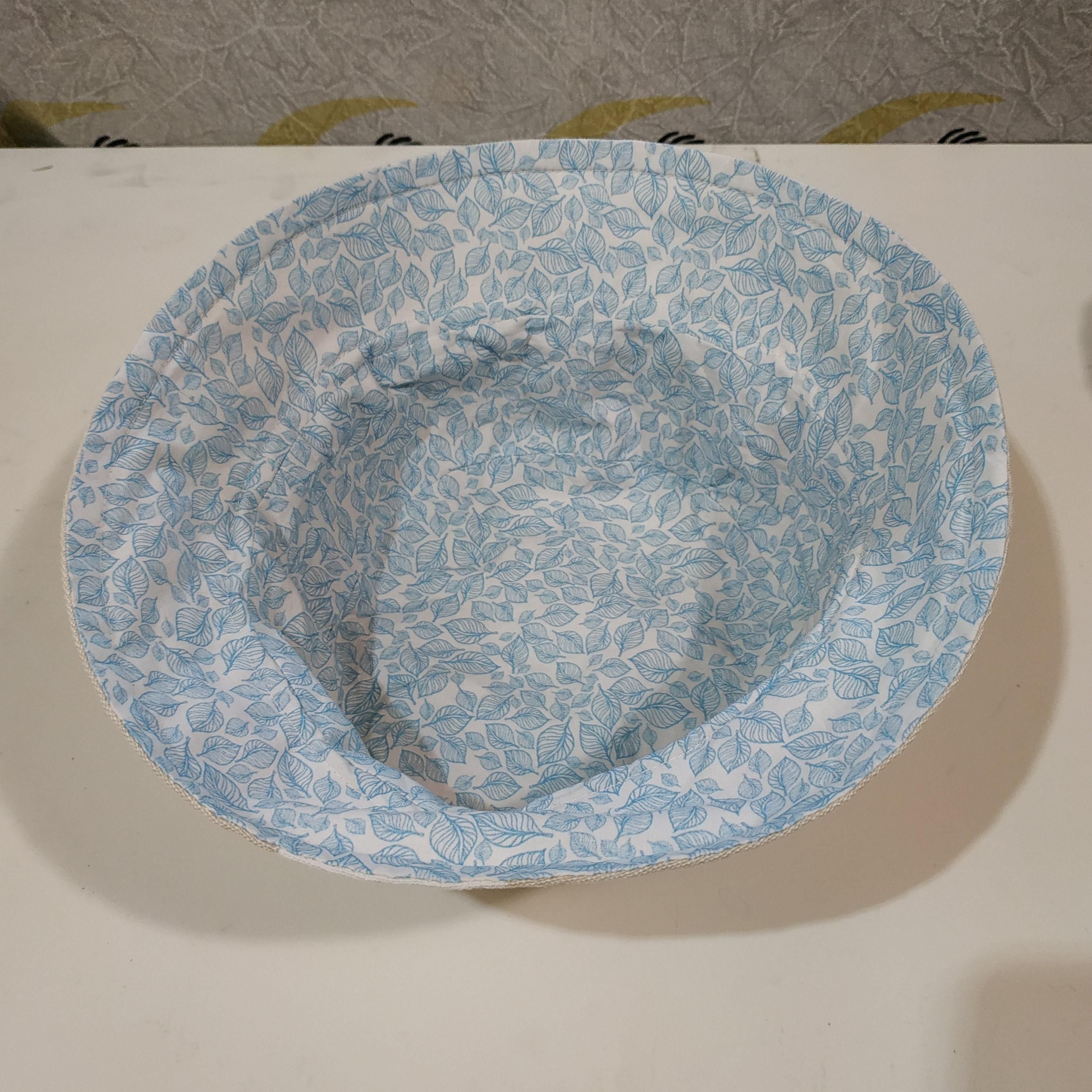 L'intérieur de mon nouveau bob avec toujours le même tissu à petite fleur bleue...