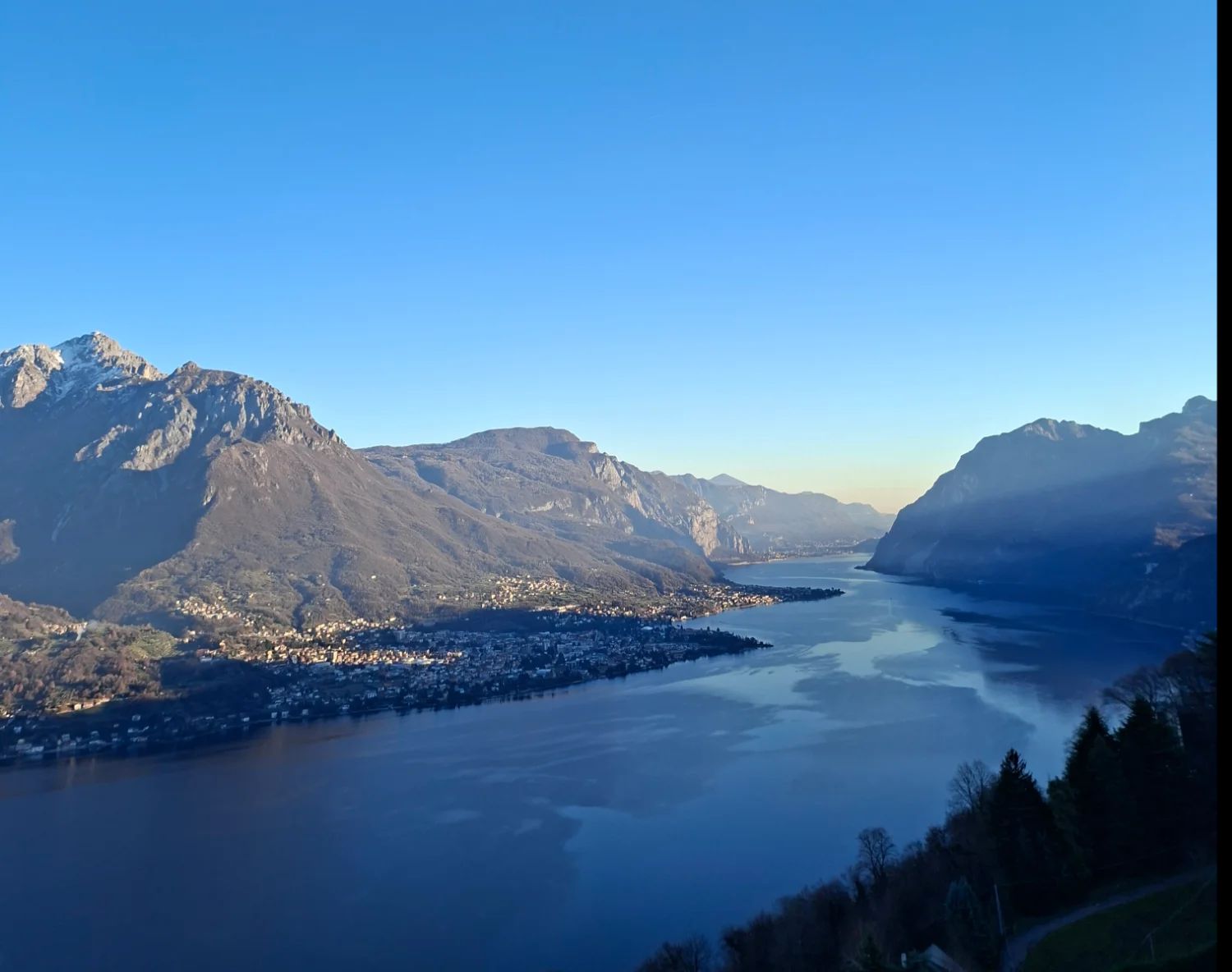 Panorama del Lario visto da Civenna