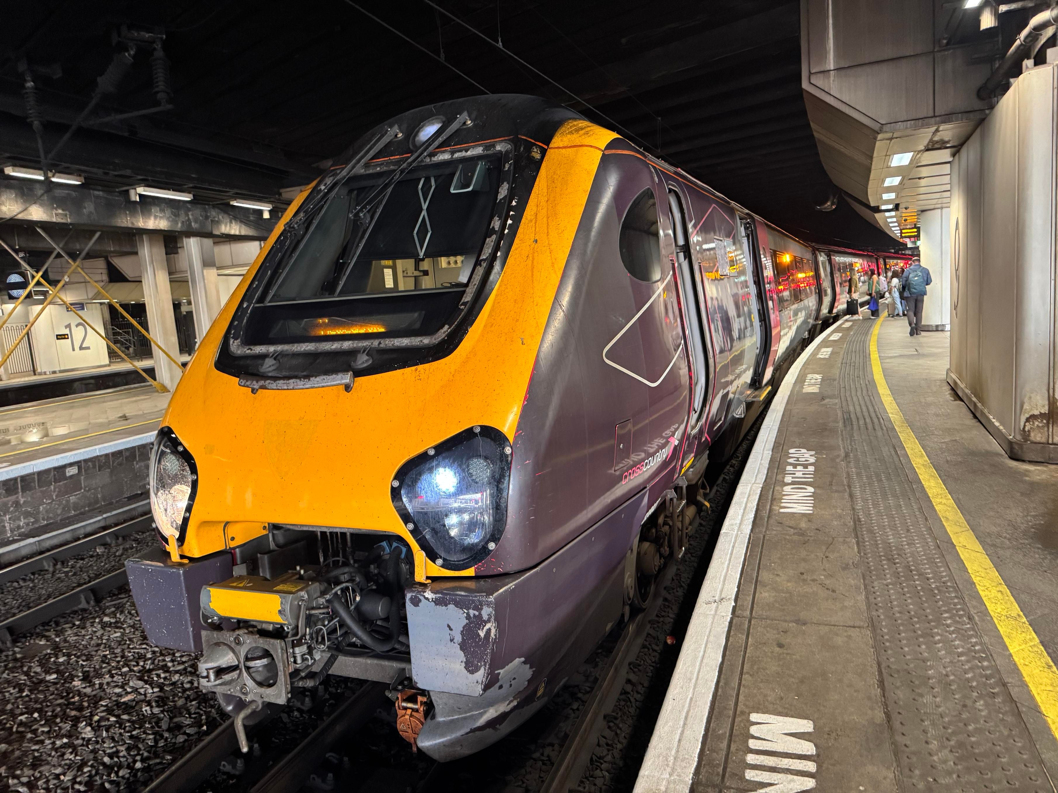 220027 in Cross Country livery, awaiting departure at Birmingham New Street