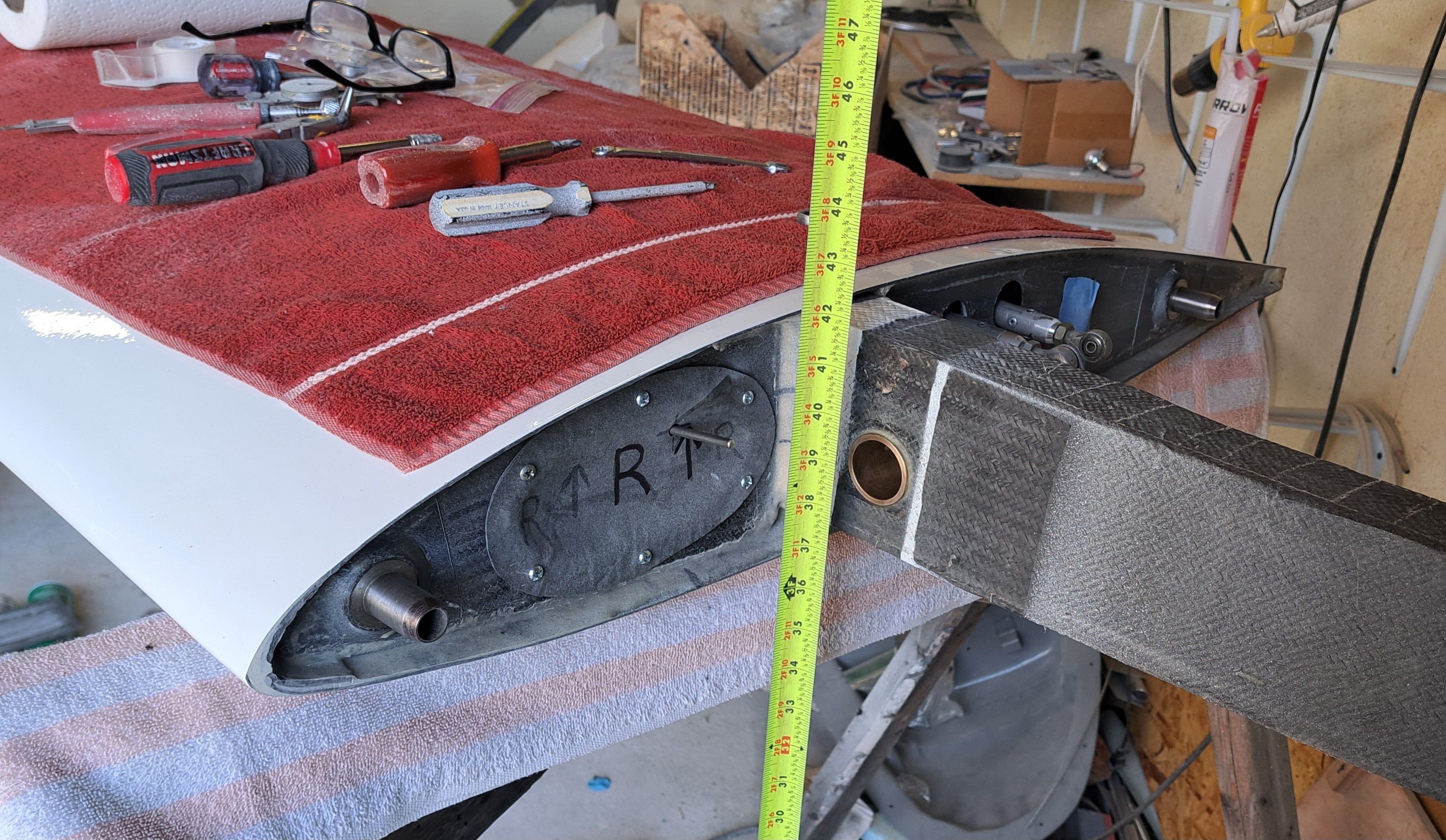 The top of the wing is at a comfortable working height.