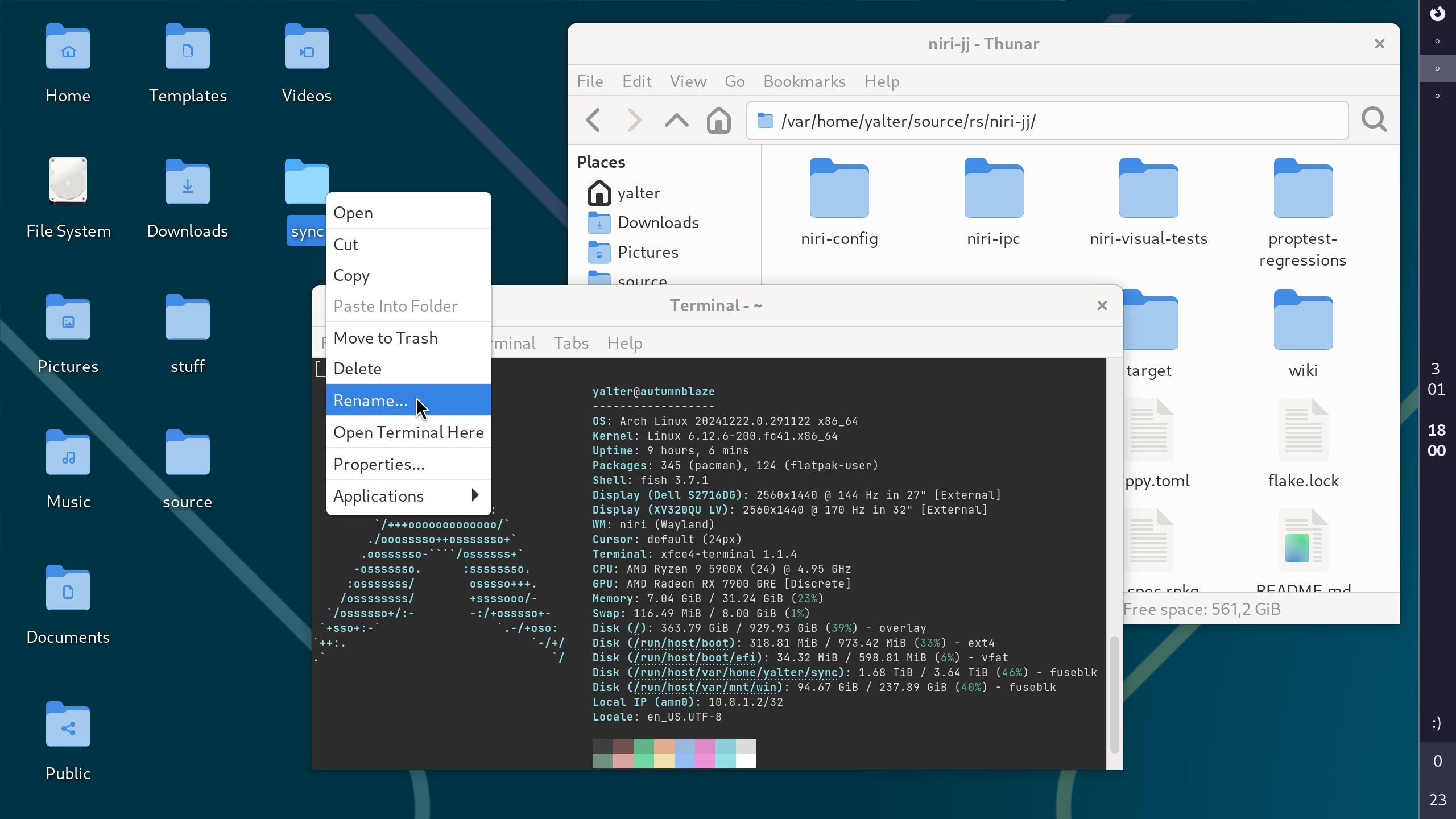 Running XFCE desktop icons, terminal and file manager on niri. A pop-up menu from a desktop icon is open.