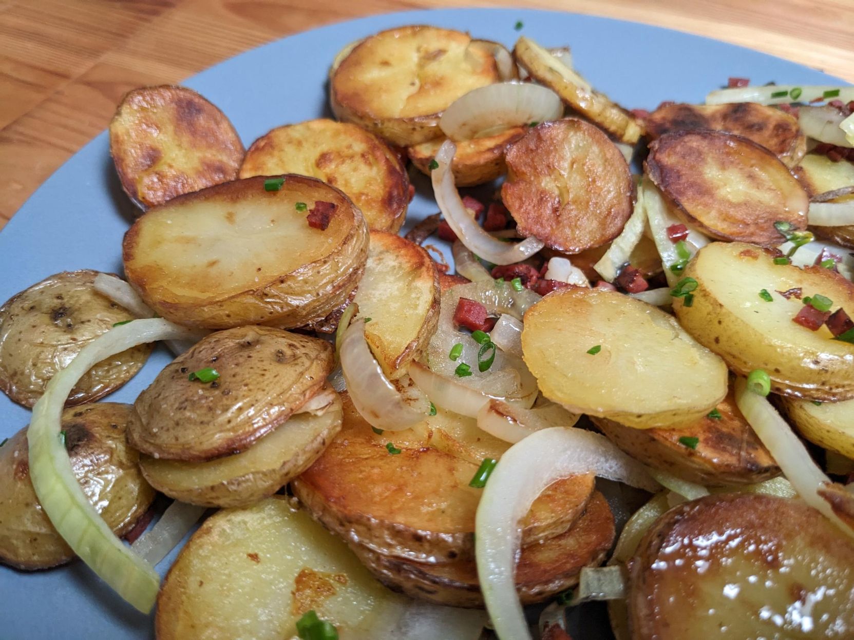 Pan-fried potato slices