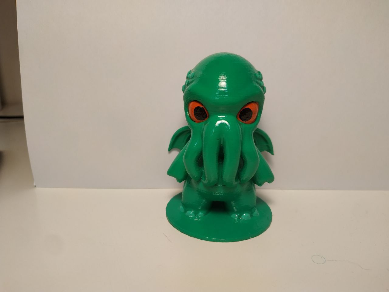 La stessa miniatura del thread ma decorata a mano e con uno strato di trasparente lucido.