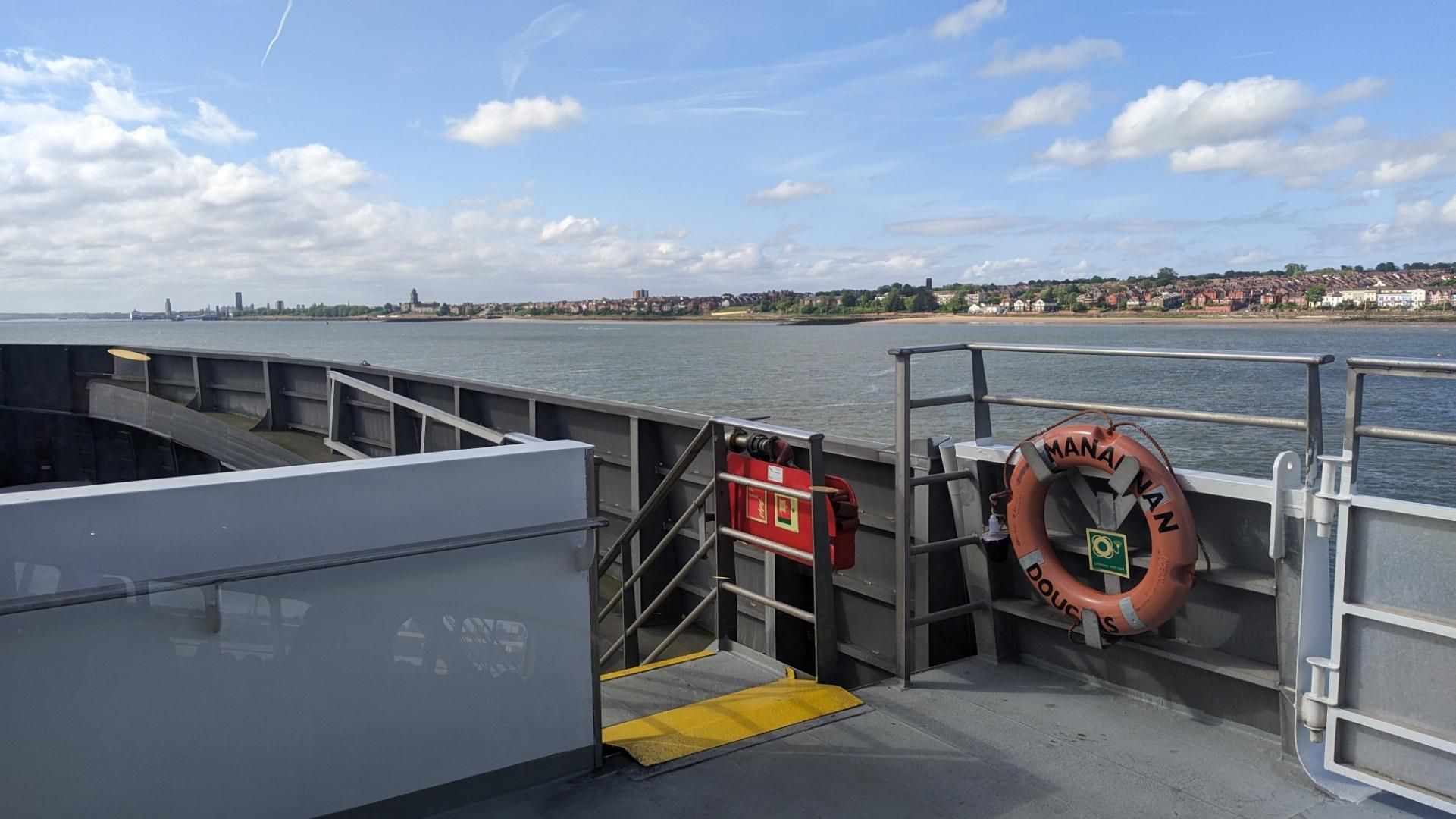 houses on the right side while arriving