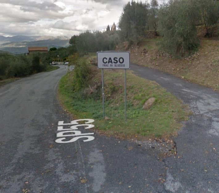 Indicazione stradale di Caso, frazione di Alassio (SV).