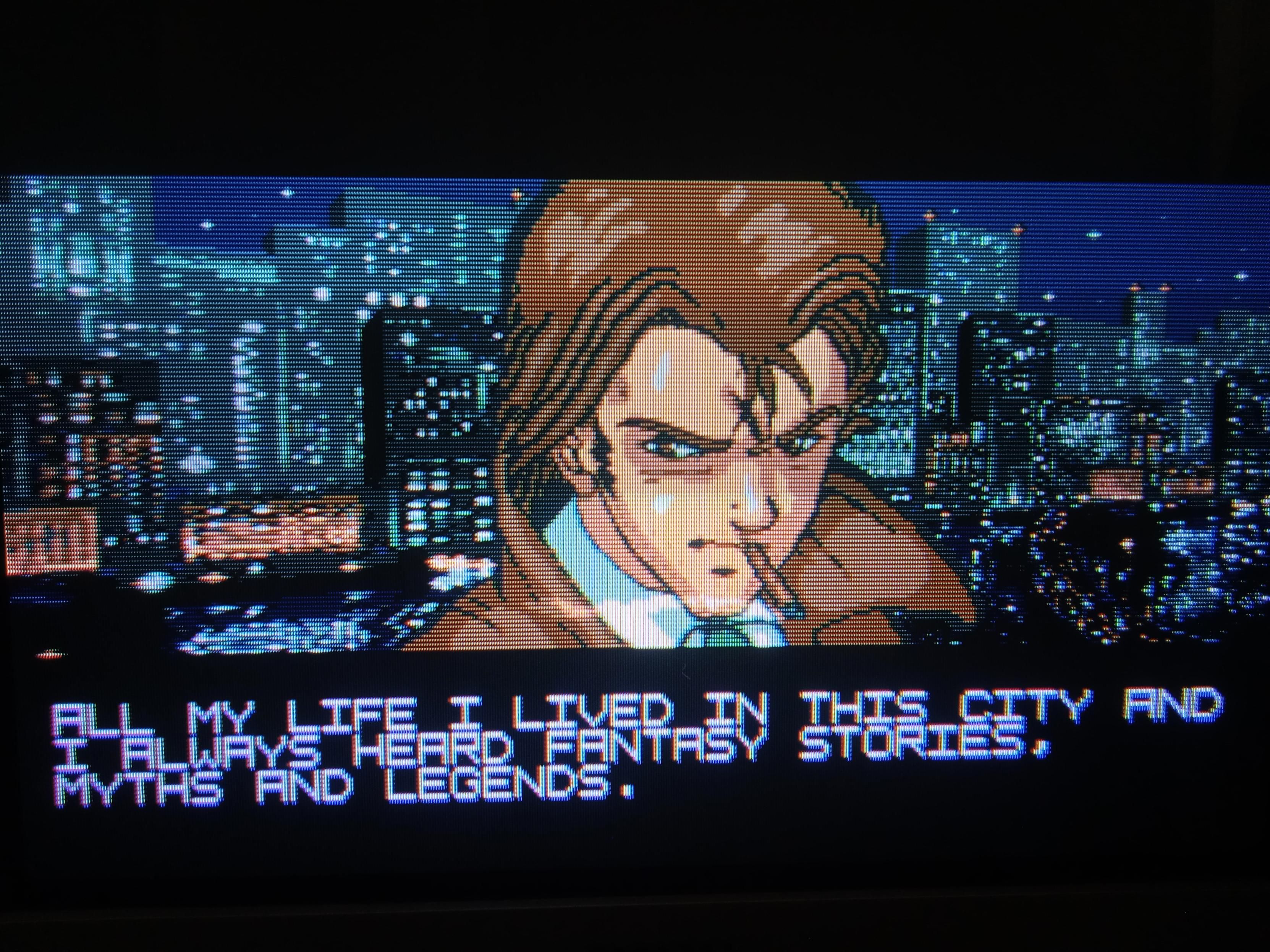 Primo piano in pixel art di un detective con i capelli castani ondulati, una sigaretta in bocca e l'espressione decisa. Sullo sfondo si vedono dei grattacieli illuminati di notte.
Nella banda nera in basso campeggia la scritta: All my life I lived in this city and I always heard fantasy stories, myths and legends".