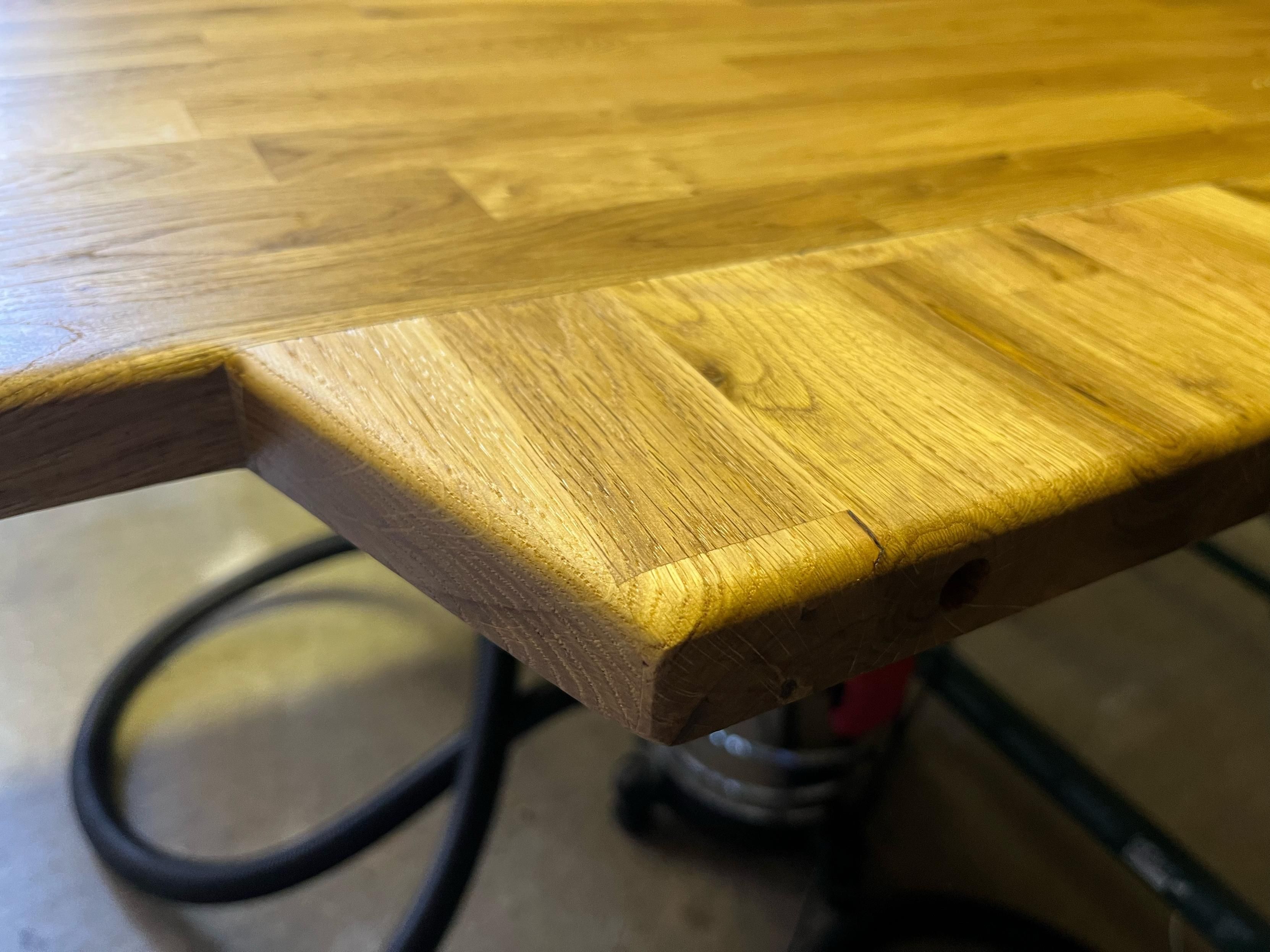 Detail on oiled worktop 