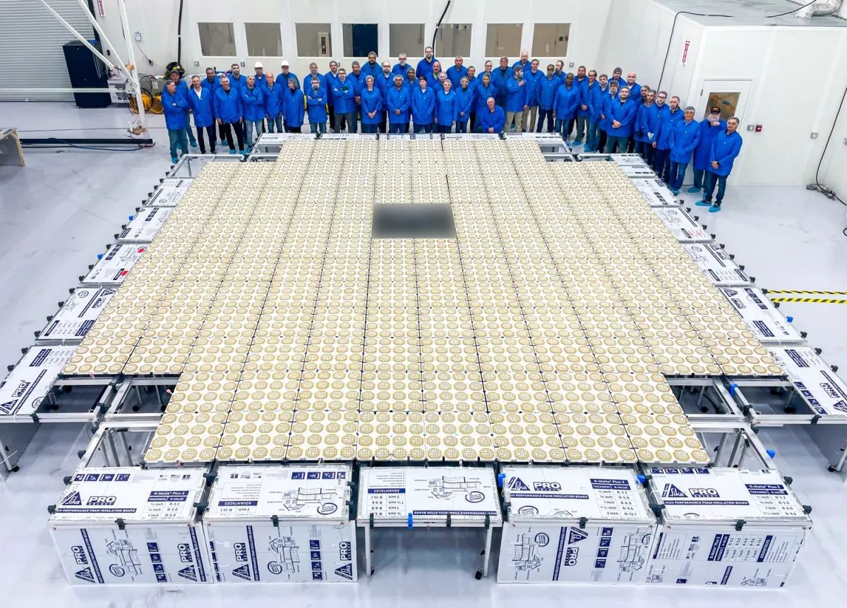 Pic of AST BlueWalker 3 64-square-meter phased array antenna in lab with a row of engineers and technicians posing behind it.
https://spacenews.com/operational-ast-spacemobile-satellites-could-proceed-without-prototype/