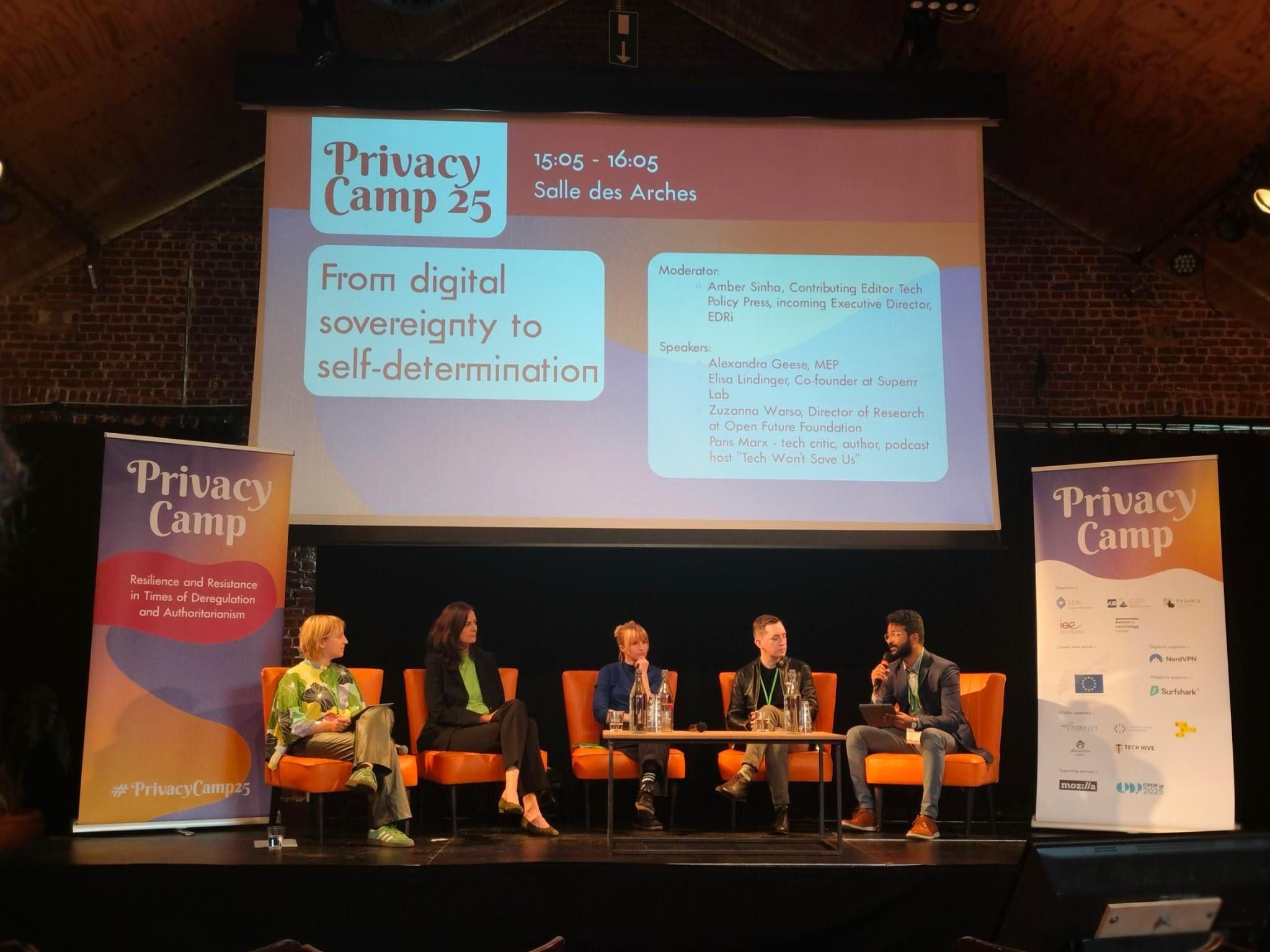 Photo of the panel with speakers