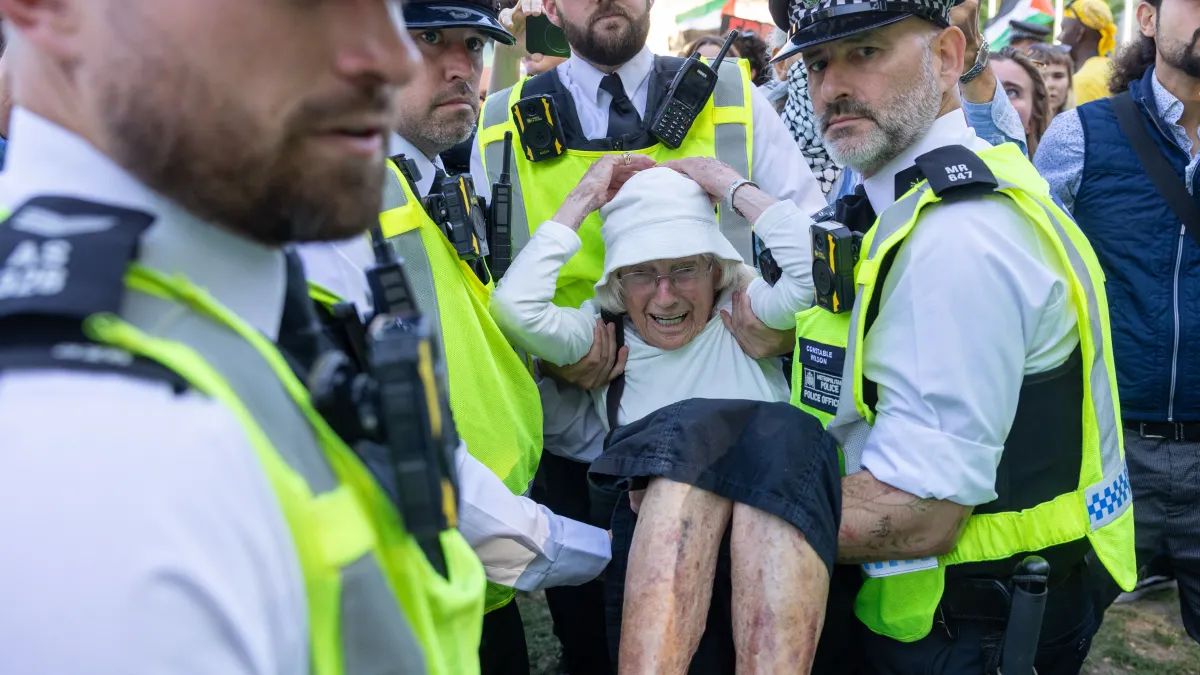 UK Fascist Police arrest a Holocaust survivor for protesting