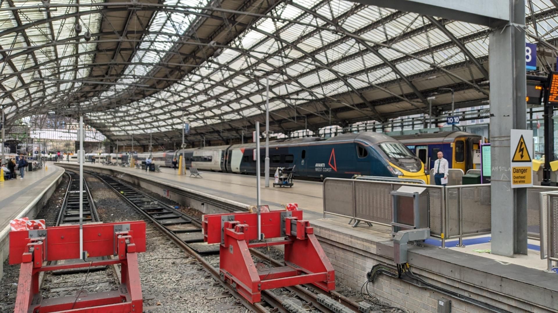 Avanti West Coast waiting to depart