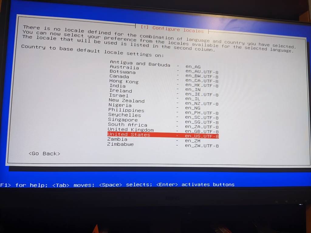 Country to base default locale