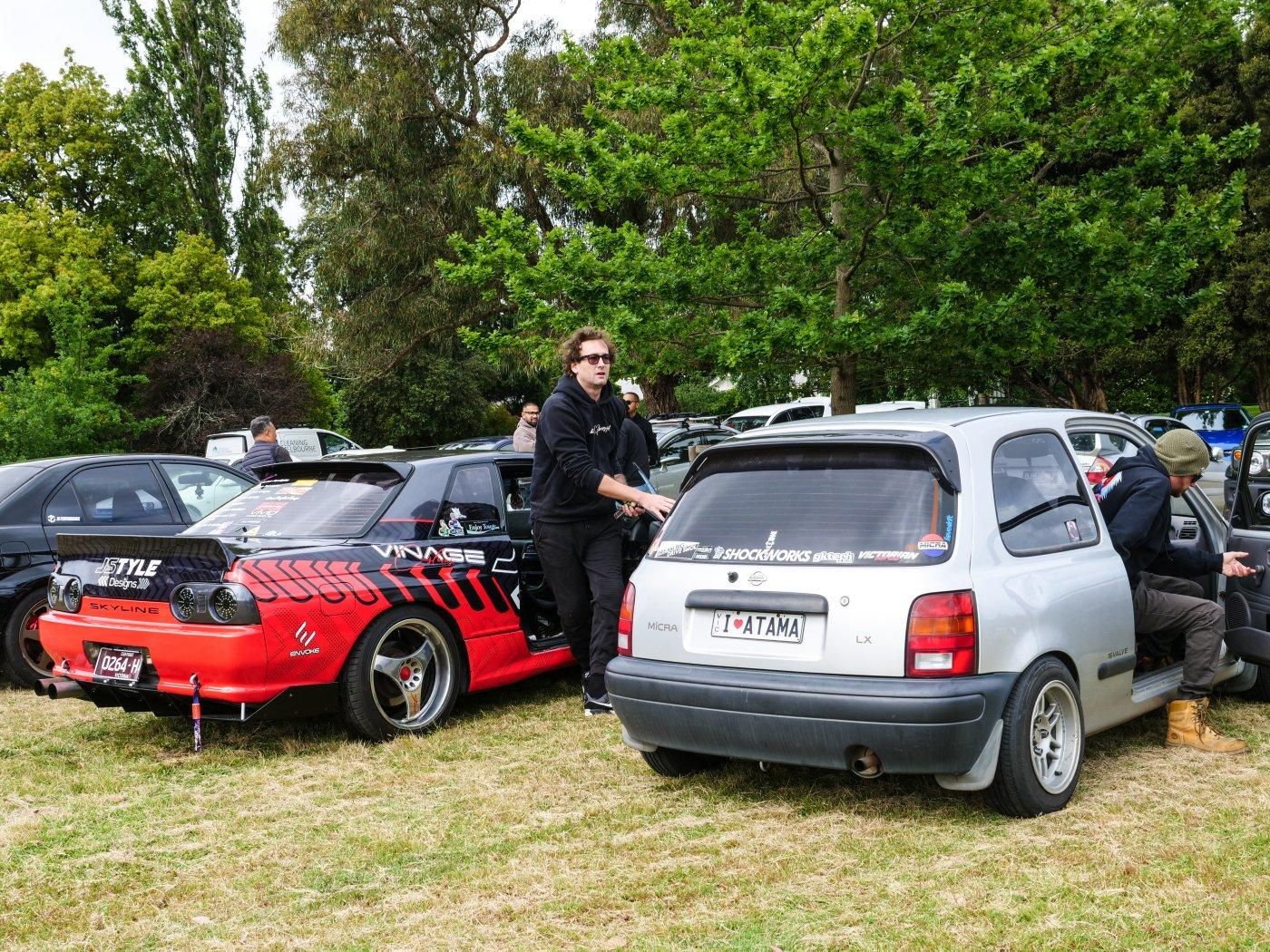 Nissan Skyline parked next to Nissan Micra