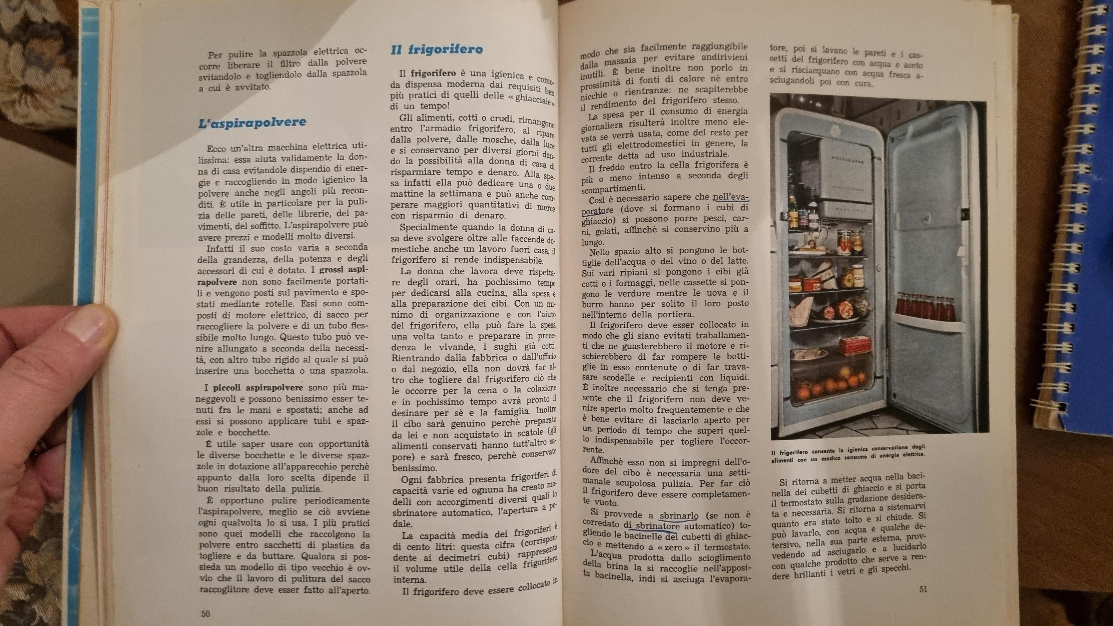 Si parla di frigorifero e aspirapolvere. Su come usarli. Siamo fine anni 60