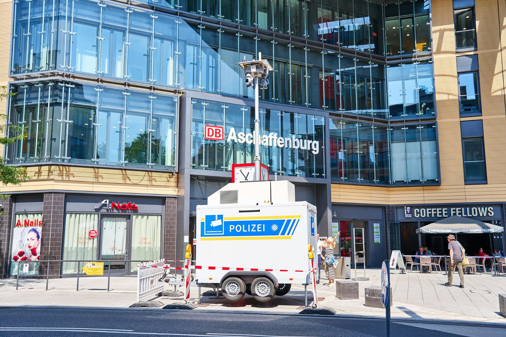 A fucking camera tower unit by the cops, in front of the Aschaffenburg train station.
