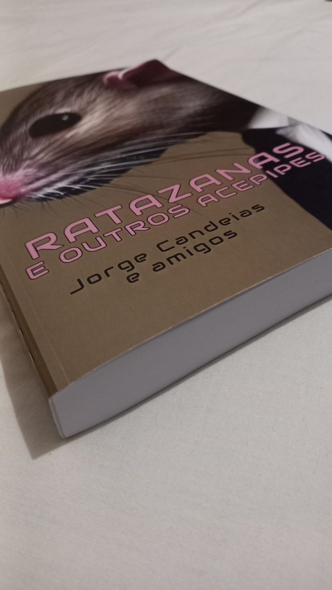 O livro Ratazanas e Outros Acepipes.