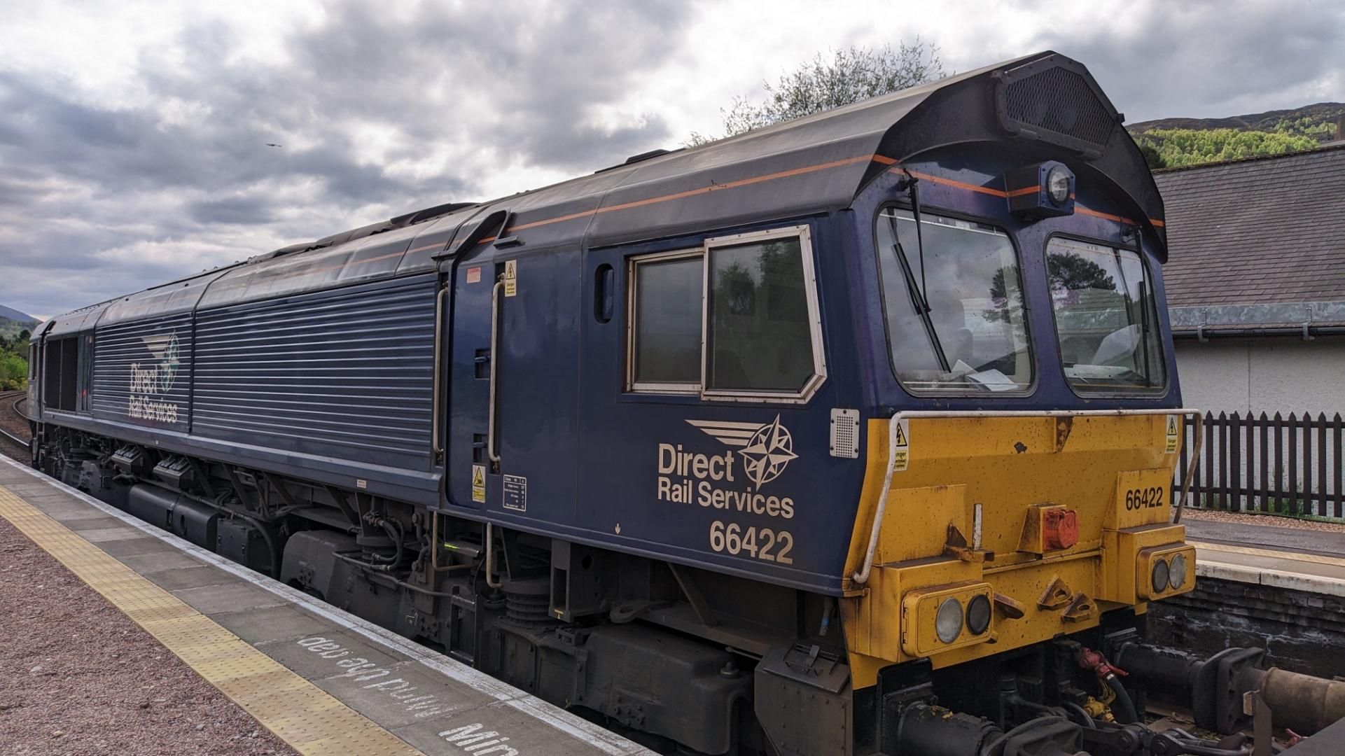 Blue-yellow Britsh Rail Class 66 loco - Direct Rail Services 66422