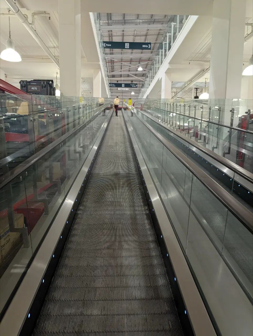 escalators going to Bunnings b