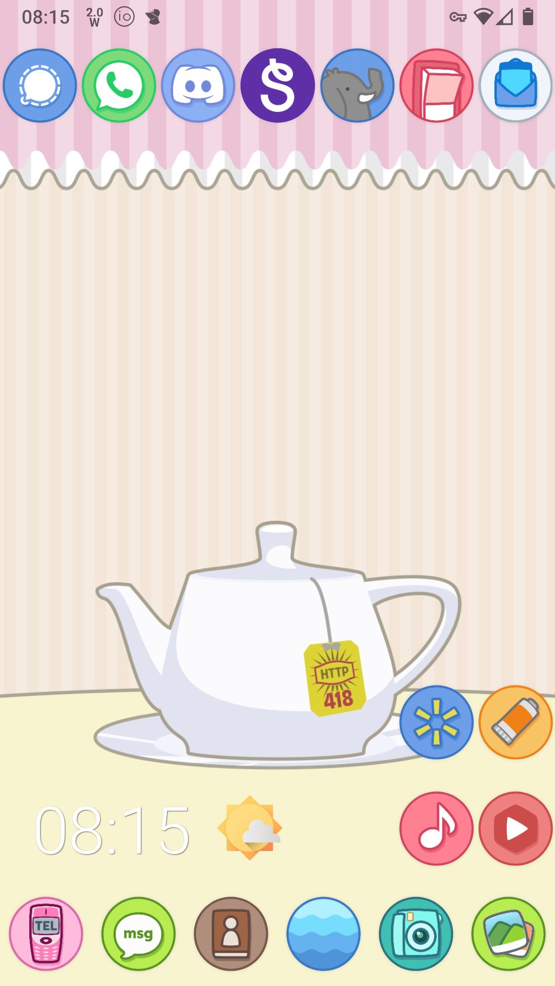 Dollphone themed android home screen screenshot