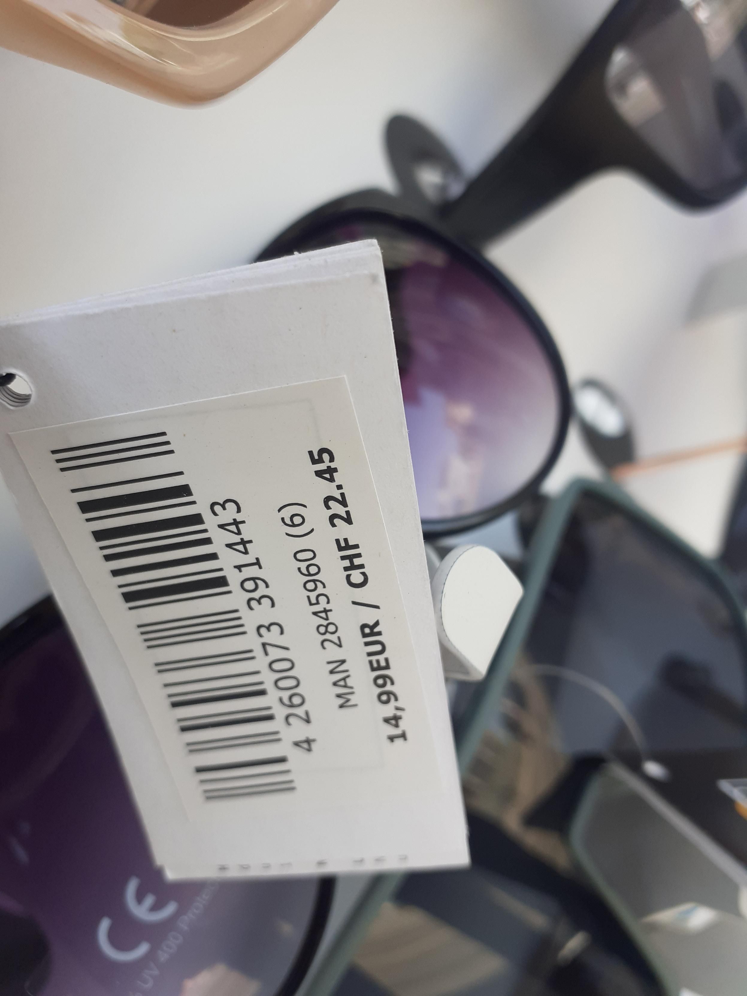 Preisschild mit 14,99EUR/CHF 22,45