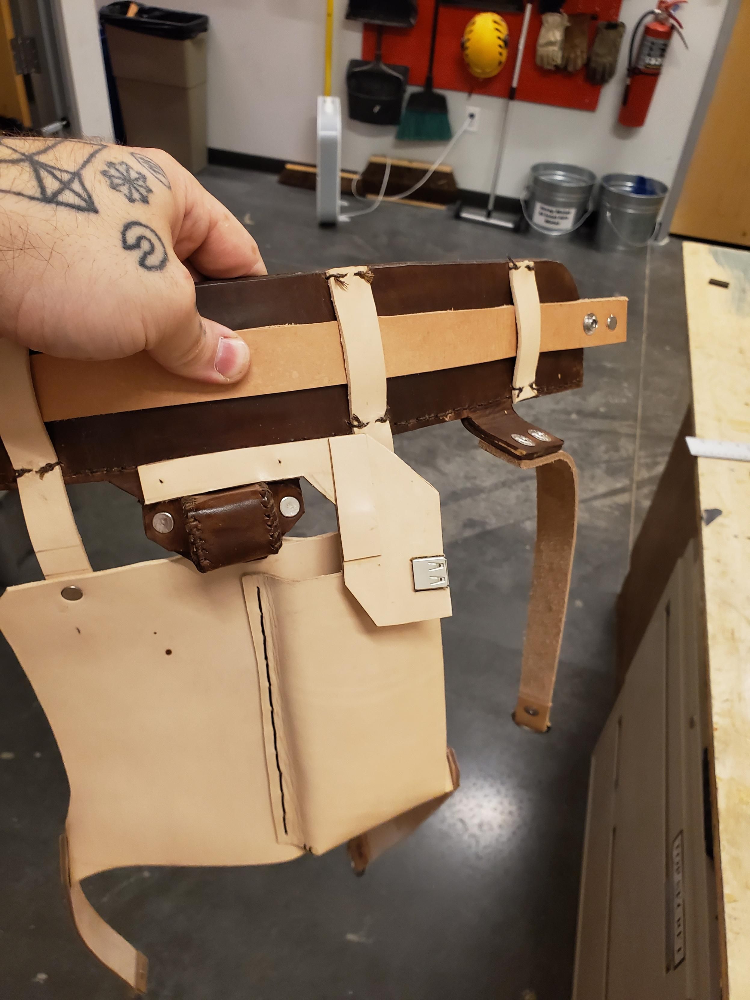 The full assembly of the collar before dyeing 