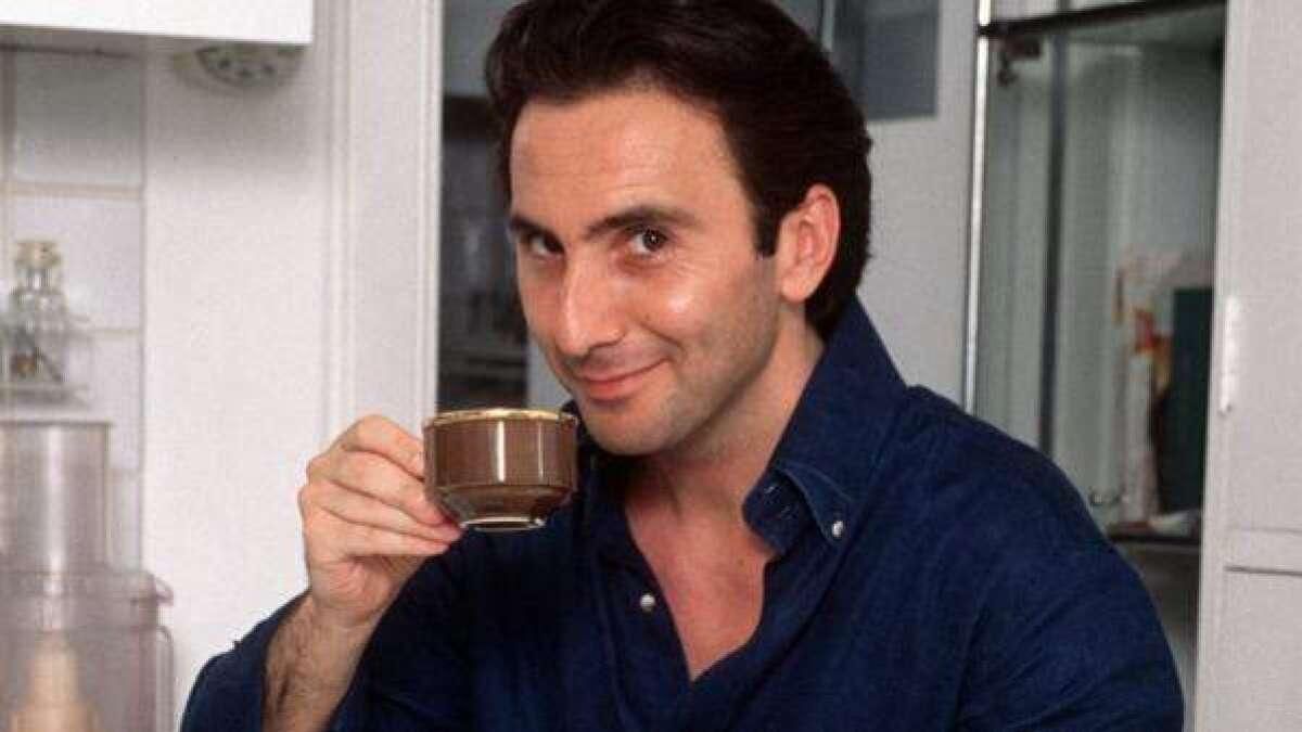 Der Nescafé-Mann Angelo aus einer 90er-Jahre-Werbung. Er behauptete vor der Kamera stets, kein Auto zu besitzen.