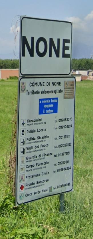 Indicazione stradale del comune di None (TO).