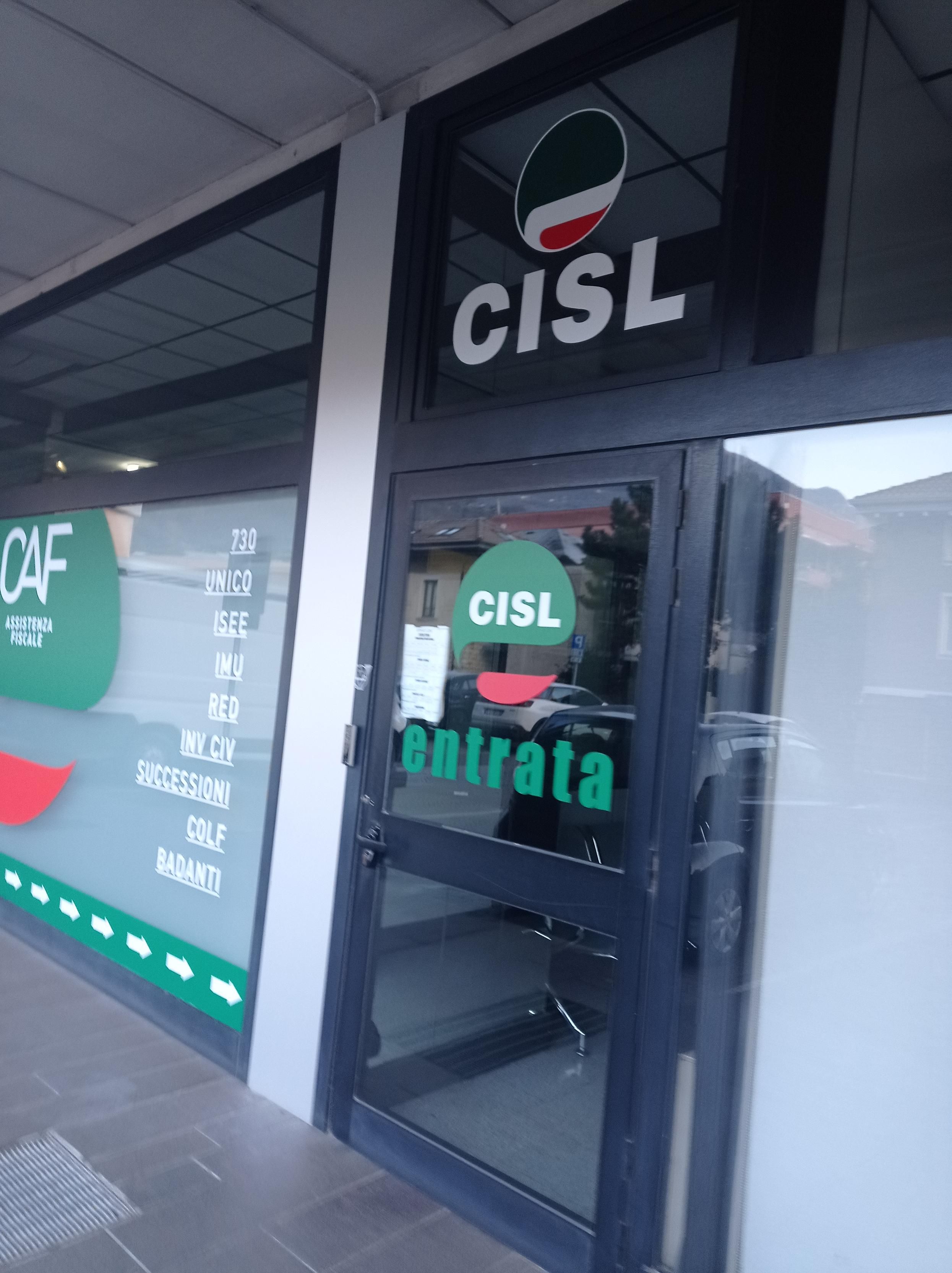 foto dall' esterno di una sede CISL