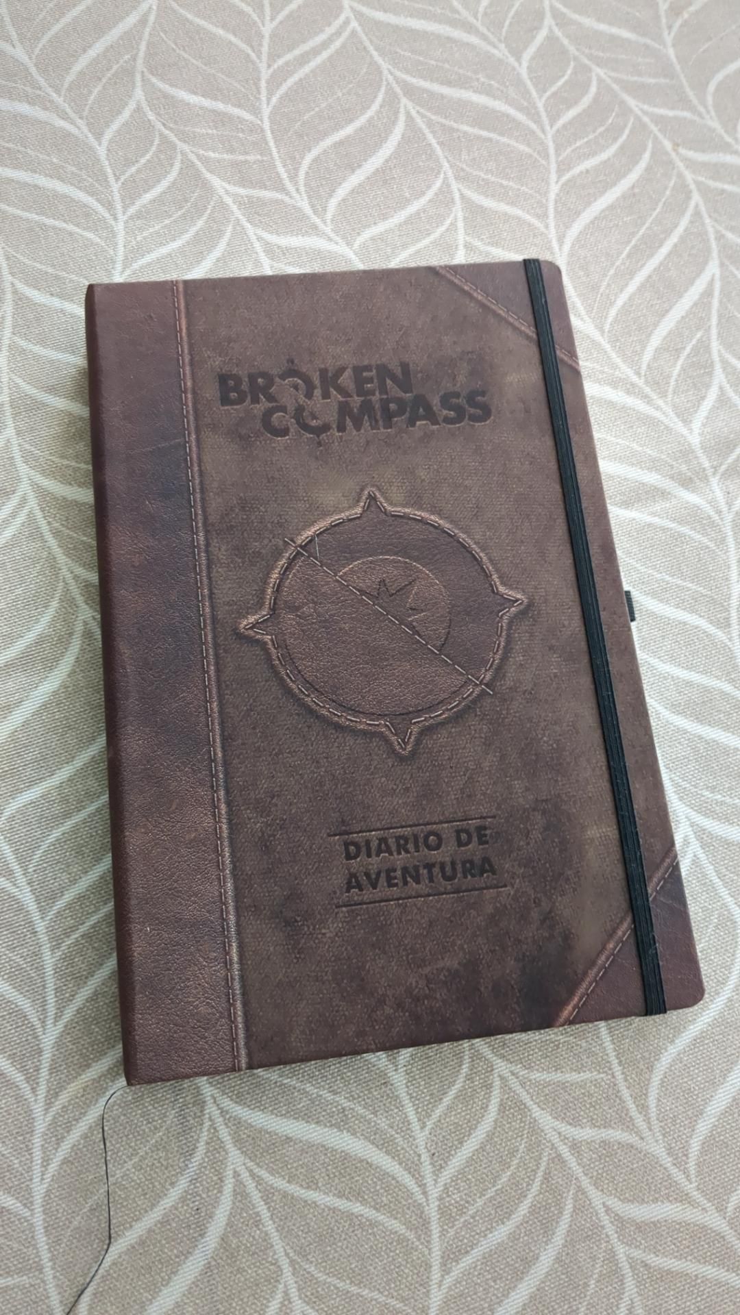 Fotografia dal manuale gioco di ruolo Broken Compass (edizione in spagnolo)