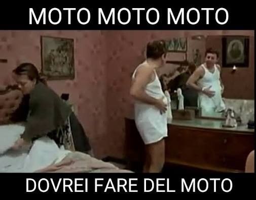 Fotogramma del film Fantozzi, dalla scena dove Fantozzi prende coscienza di essere fuori forma fisica. 