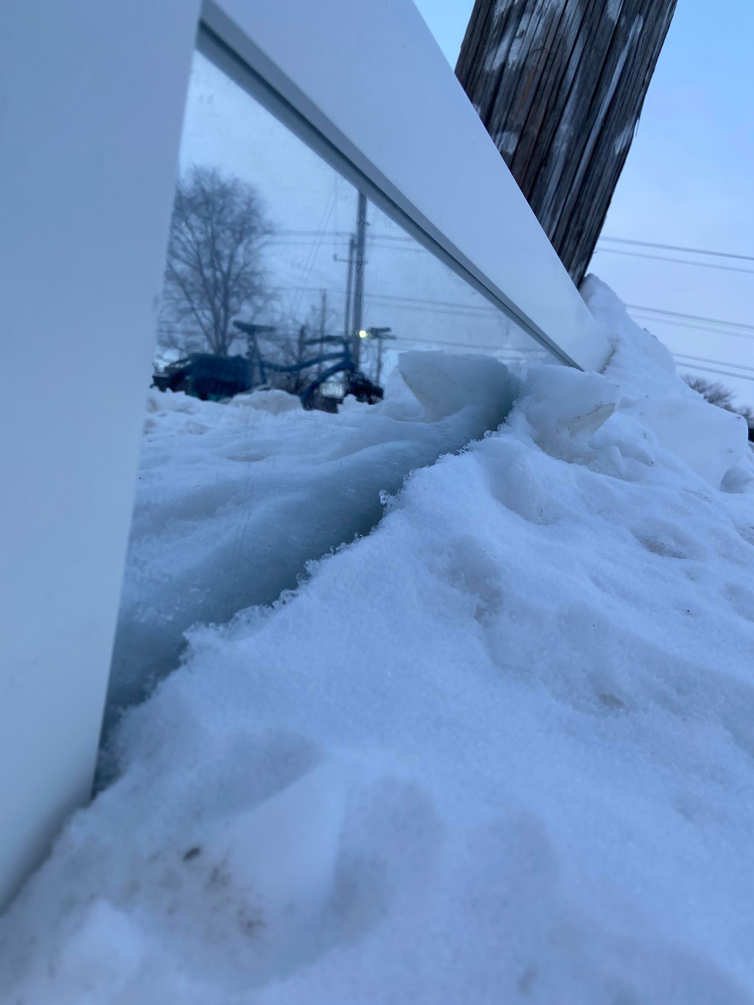 A closer look at the white cabinet, with my bike reflected in the mirror. 