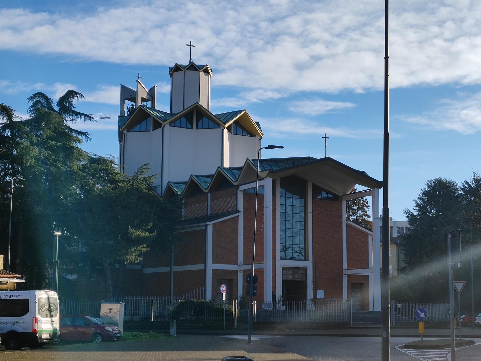 la chiesa della Madonna dell'incor- della Divina Provvidenza, Quinto Romano, Milano