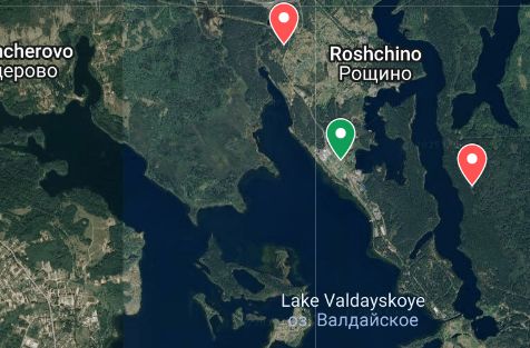 Satellite image showing where Putin's Lake Valdaskoye residence is, and two of the large number of air defence systems around it.