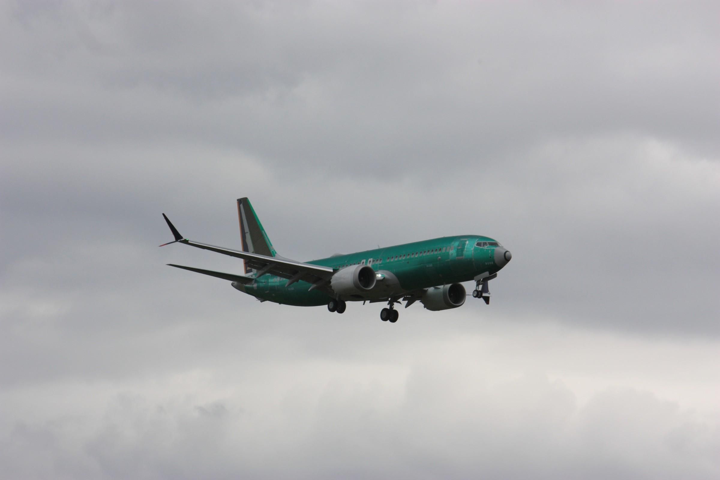 737 MAX8 on final approach to Portland Int'l Airport PDX Runway 28L, in green protective coating with no paint yet
May 13, 2025
Portland, Oregon
photo by Ian Kluft