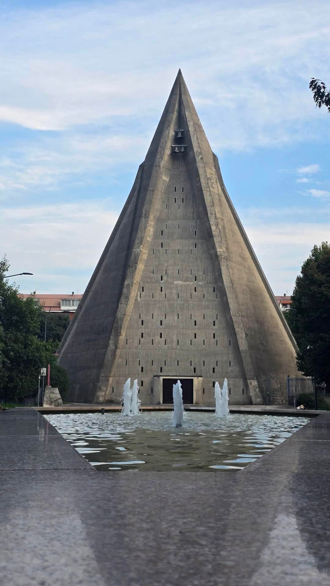 Sam Giovanni Bono, Milano