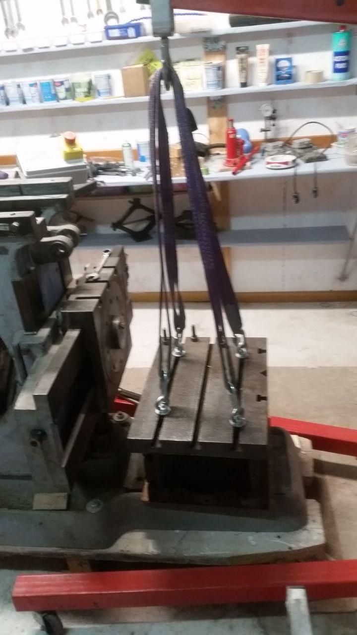 Tavola della limatrice smontata e appesa alla capra.