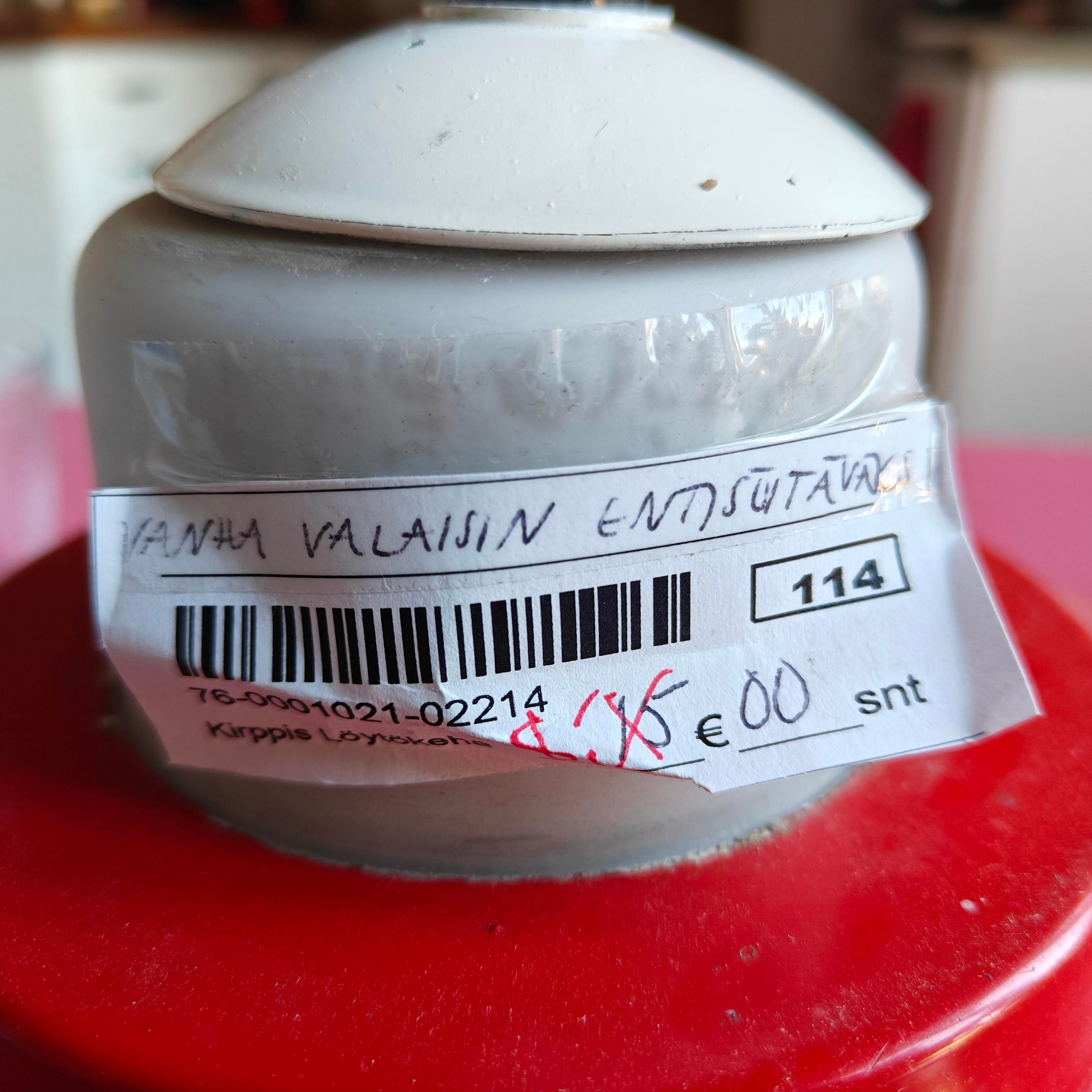 Kirpparin myyntilappu: vanha valaisin entisöitäväksi, 8 euroa