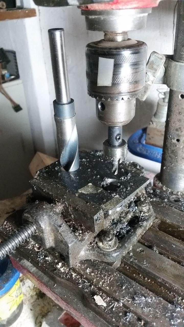 Potrei cercare lavoro in Svizzera per fare i fori nel formaggio!