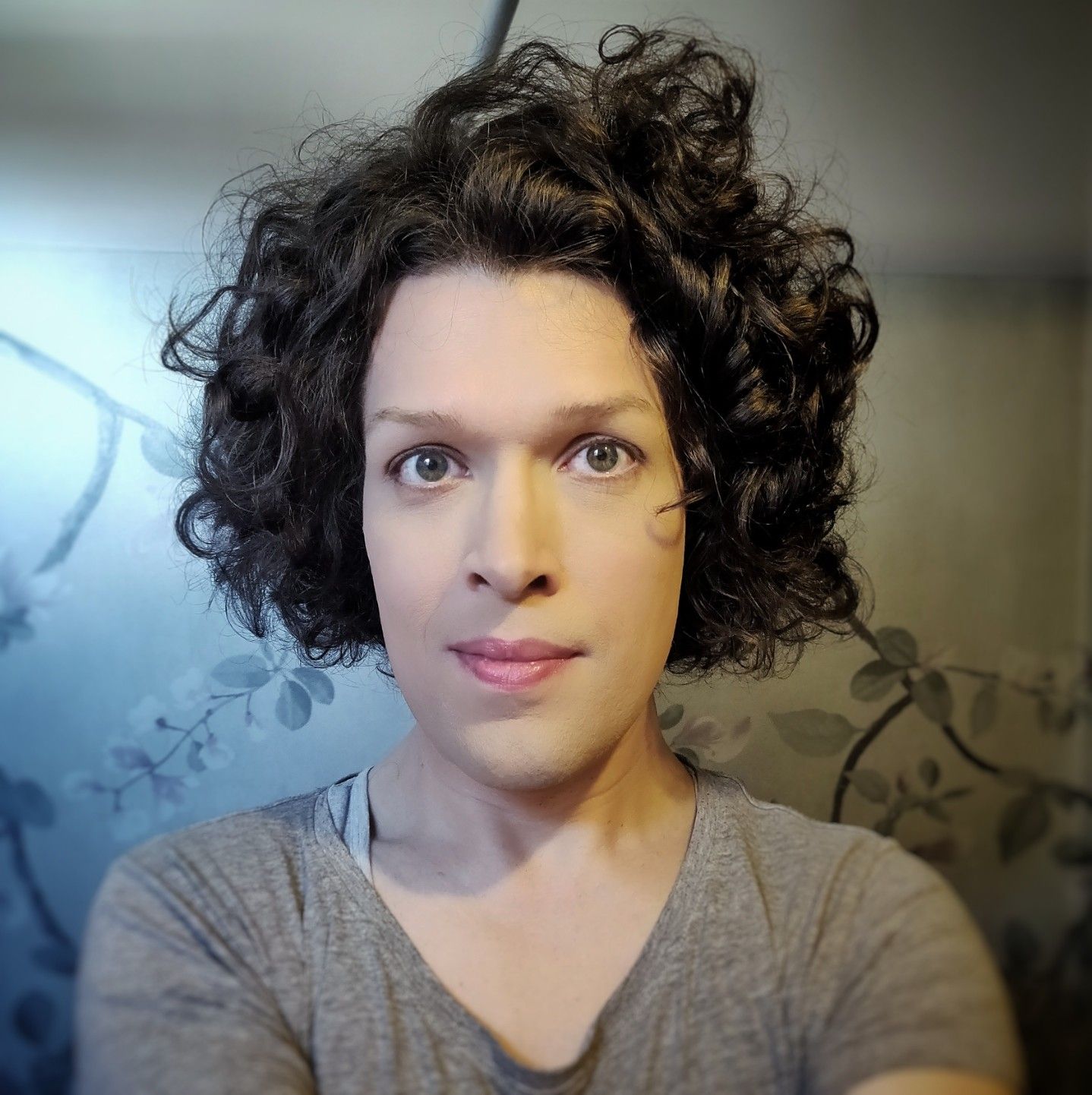 Selfie in bathroom, looking like I'm okay with this after all.