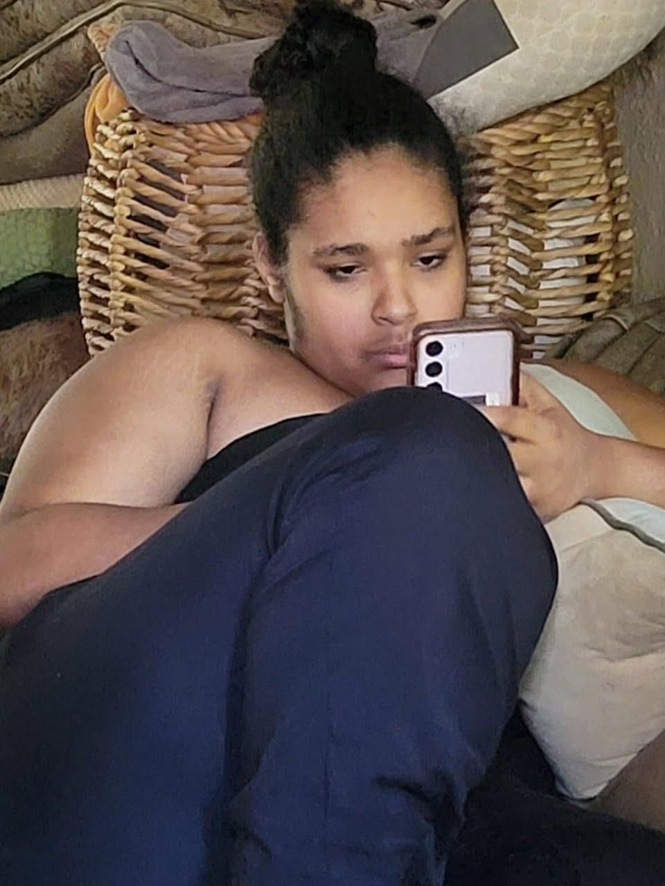 Picture of the aforementioned niece. Due to face blindness I'm horrible at describing people...if someone wants to suggest alt text that's better than the description in the other image, post it...I will change it when I have the opportunity.